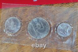 Lot 35 U. S. PROOF SETS or Uncirculated Coin Sets 1976-2005, Read. FREE SHIPPING