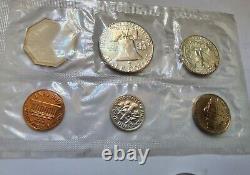 Lot Silver US Coins 11.25 FV 1 Proof Set, 1986 ASE, 1893 Columbus Half, Booker T